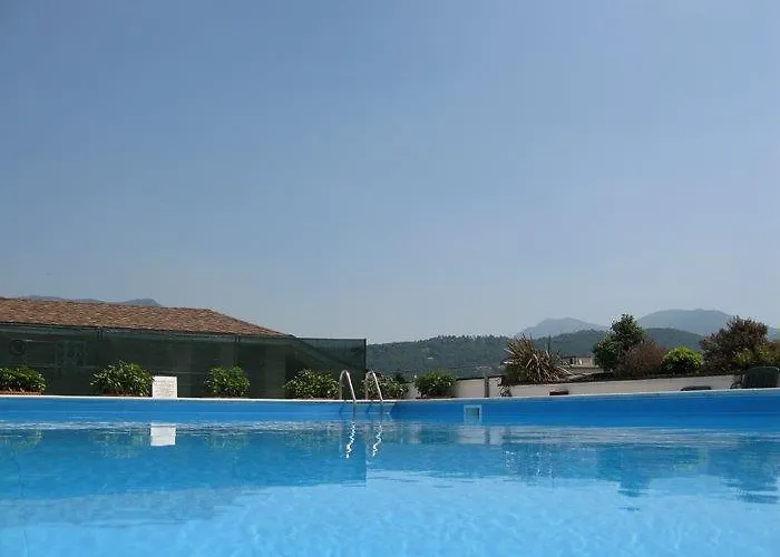 Regal 3*