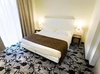 Regal Aparthotel 3*