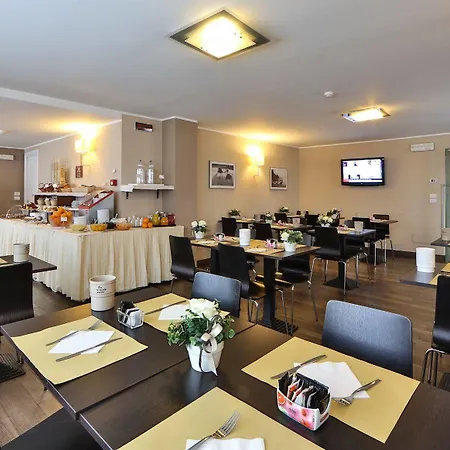 Aparthotel Regal 3*